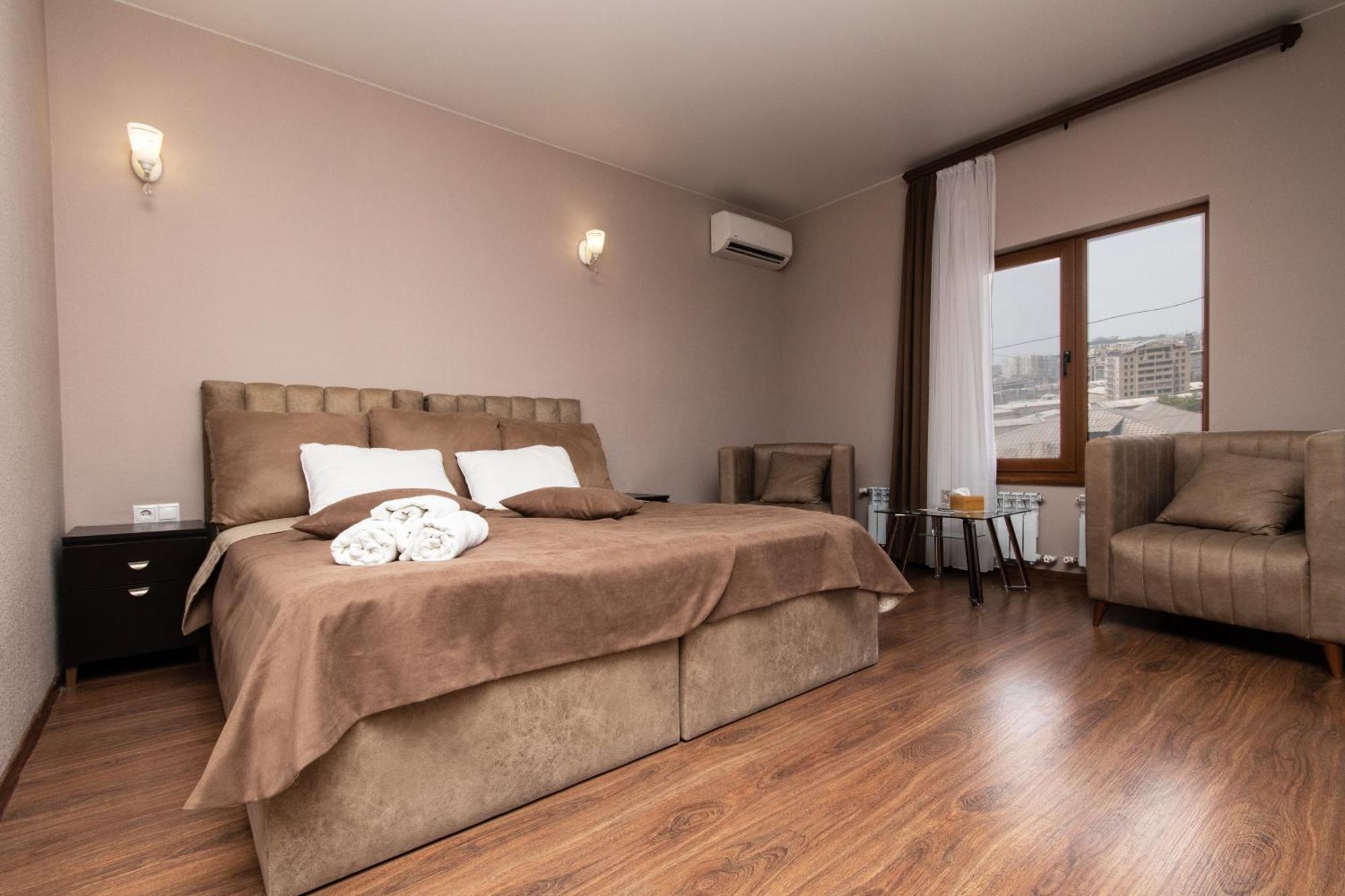 Hillside Guest House Yerevan Exterior photo